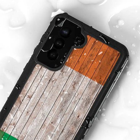 Ireland Flag Dark Wood Galaxy S24 Plus Waterproof Case